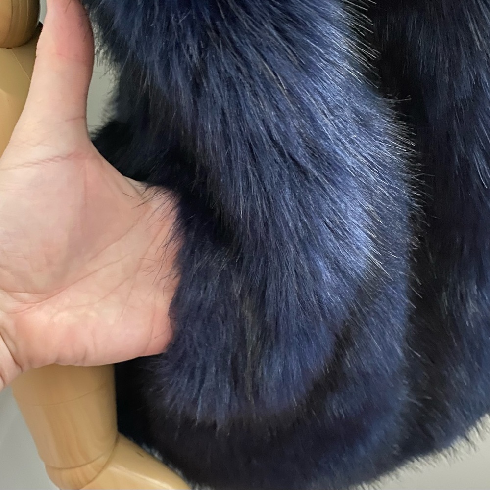 Honey Punch Dark Blue Faux Fur Vest Super Soft Size S/M - Picture 5 of 15